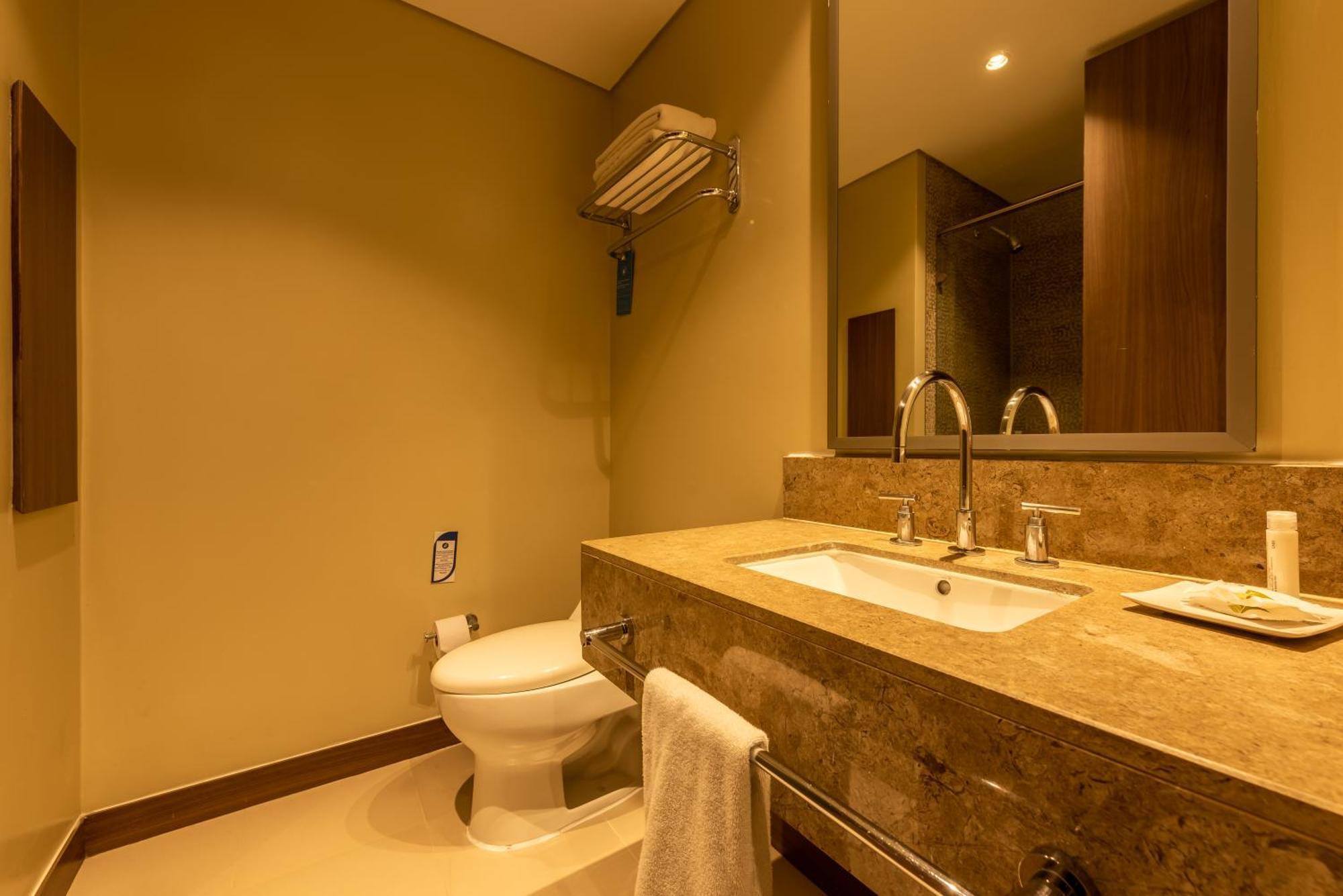 Hampton By Hilton Cartagena Hotel Exterior photo