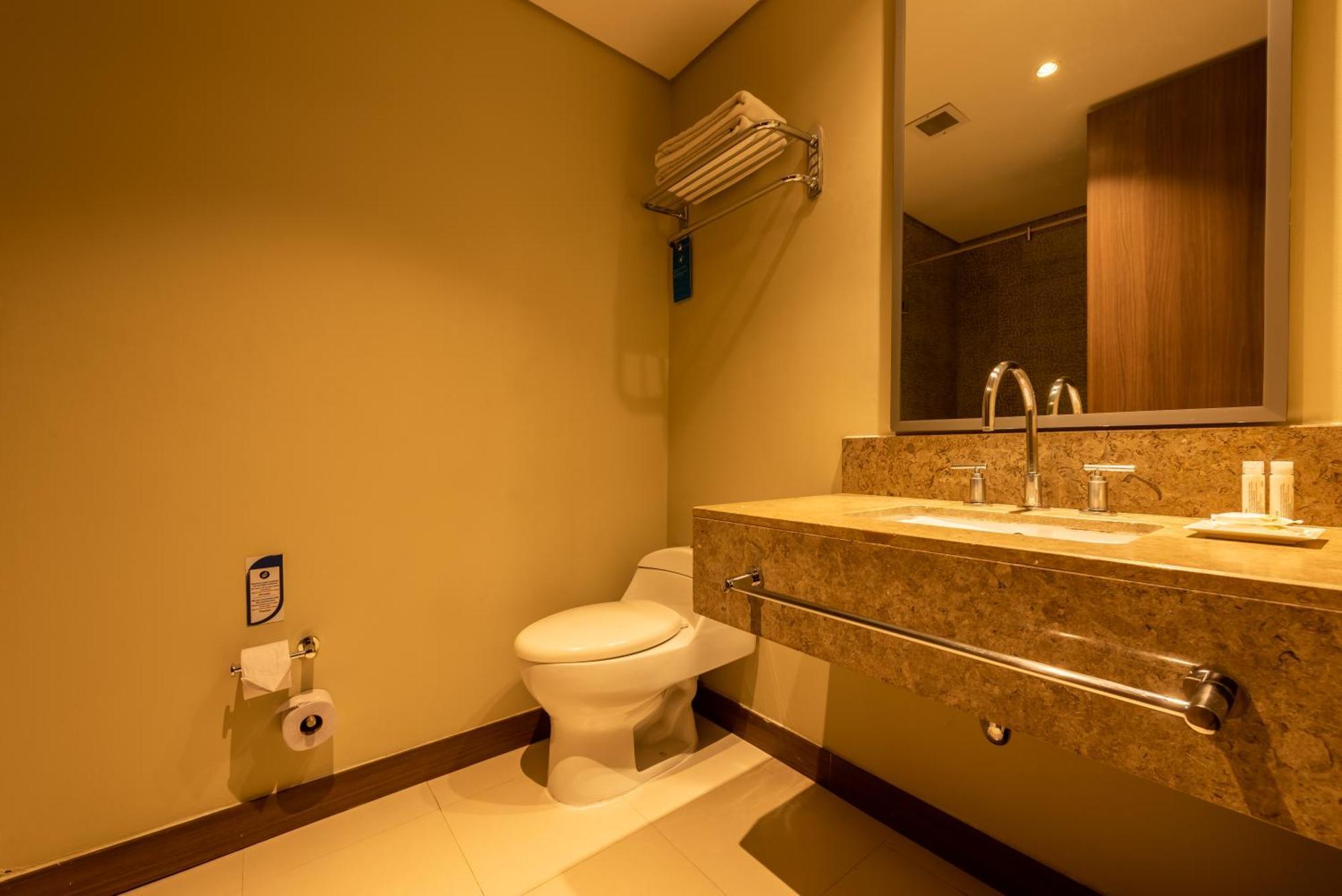 Hampton By Hilton Cartagena Hotel Exterior photo