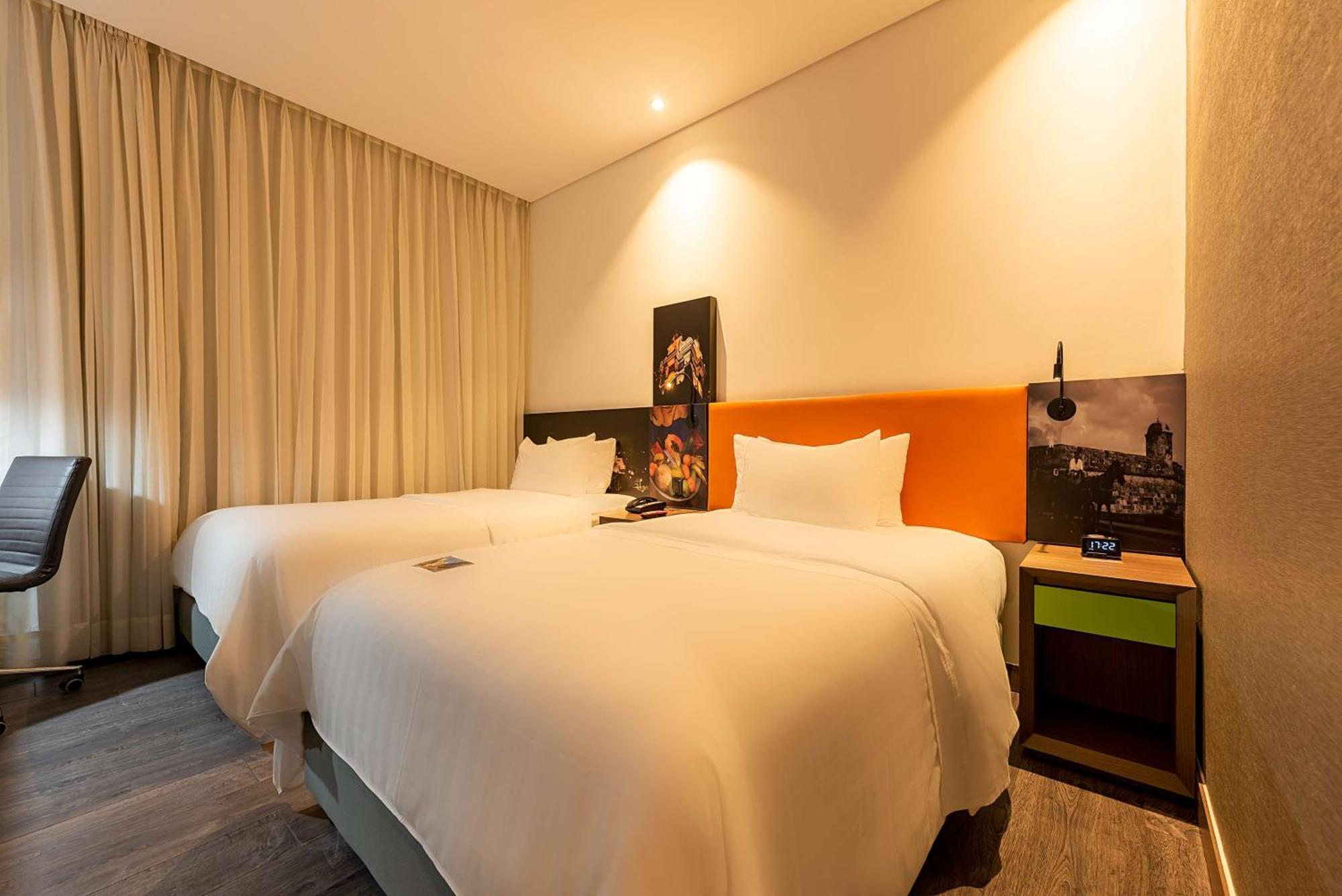 Hampton By Hilton Cartagena Hotel Exterior photo