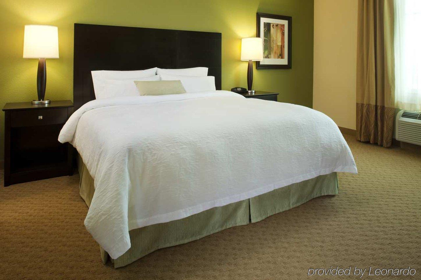 Hampton By Hilton Cartagena Hotel Room photo
