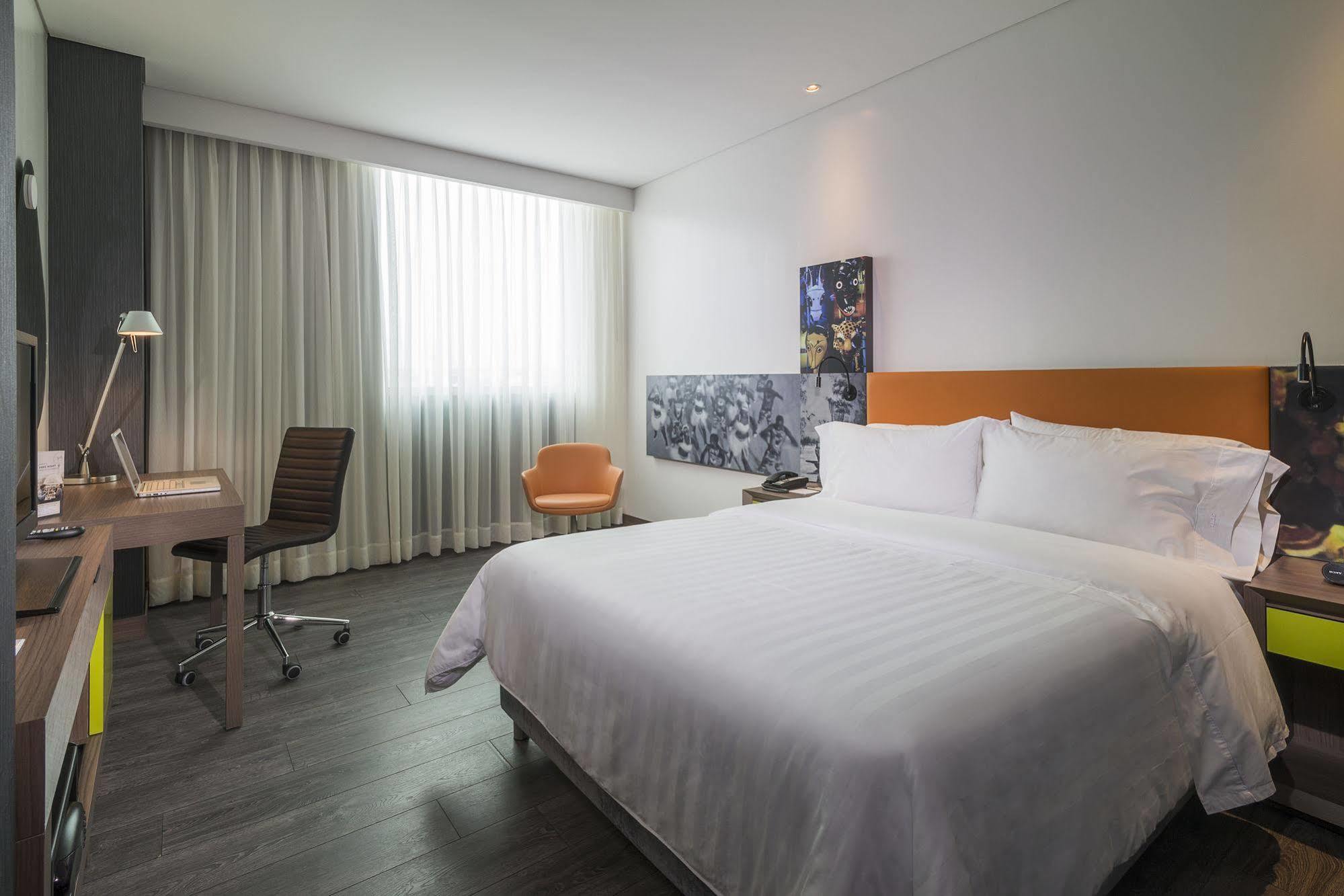 Hampton By Hilton Cartagena Hotel Exterior photo